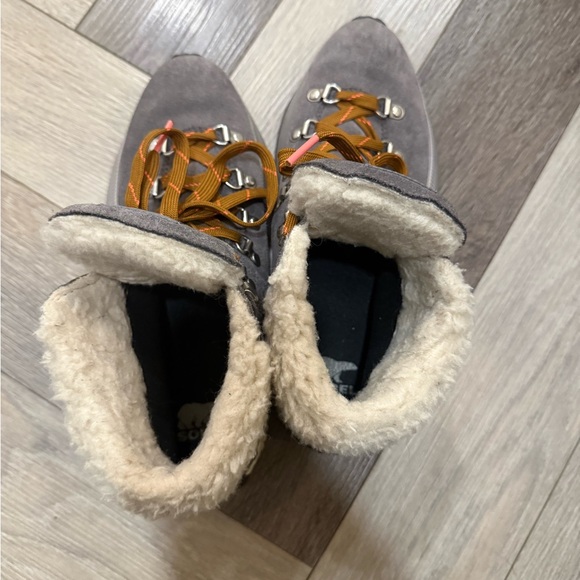 Sorel Gray Sherpa Lined Lace-Up Boots | Winter Hiking Snow - Picture 3 of 7